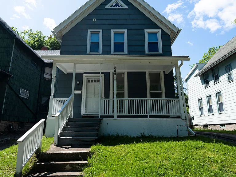 559 S Goodman St — Photo 2