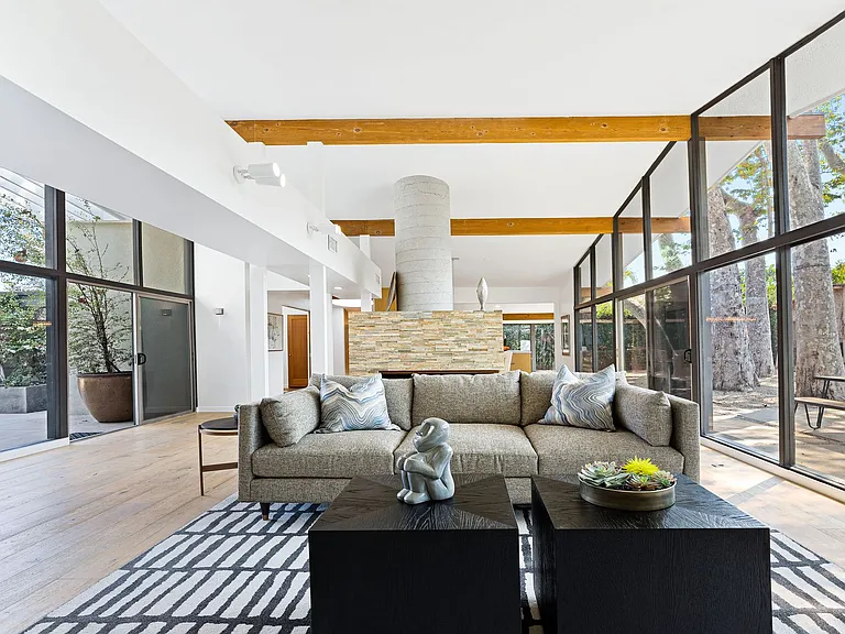 6225 Frondosa Dr — Photo 4
