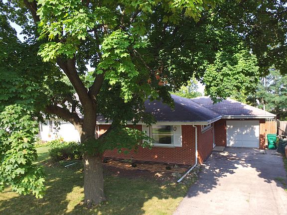 2nd image of 415 S Slusser St