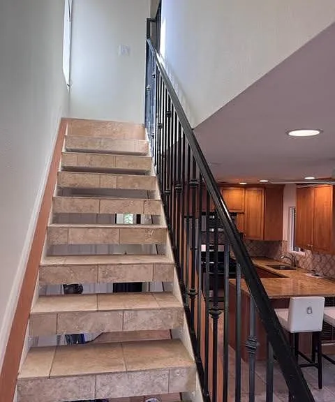 1362 Hymettus Ave #A — Photo 10