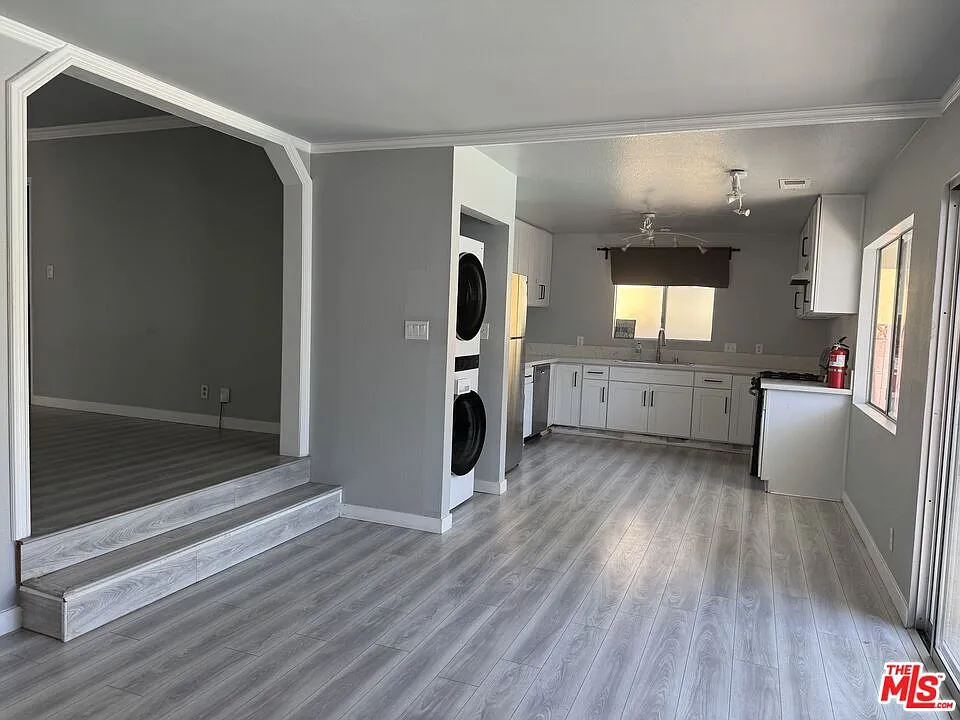 3 bed, 2.0 bath, 1465 sqft, $4,500 — Photo 4
