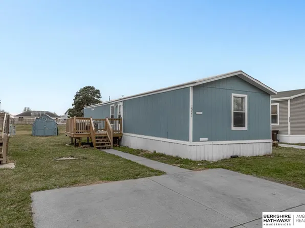 1021 Gordon Dr, Lincoln, NE 68522