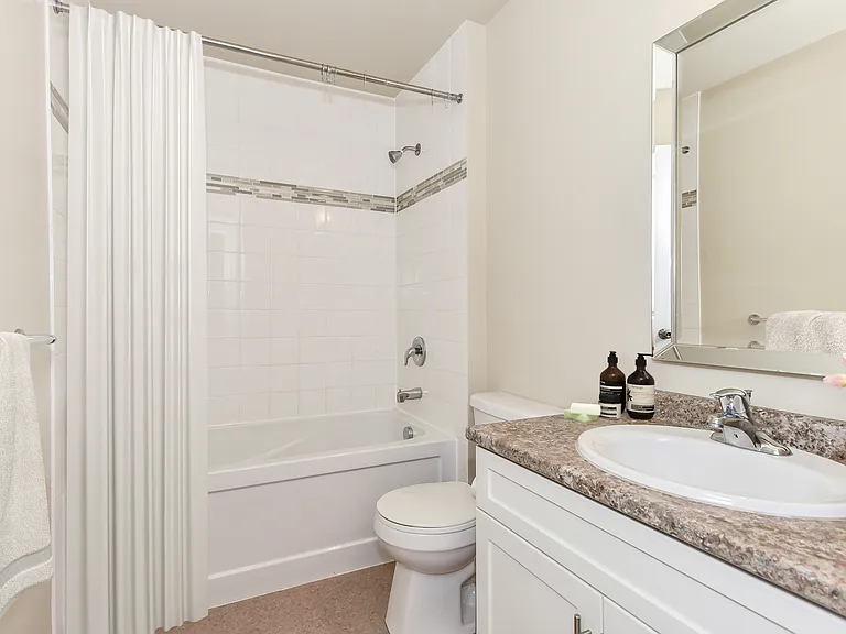 225 Riddell St #50 — Photo 39