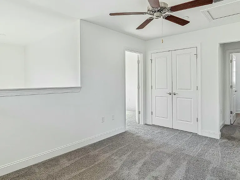 409 Kendall Dr — Photo 15