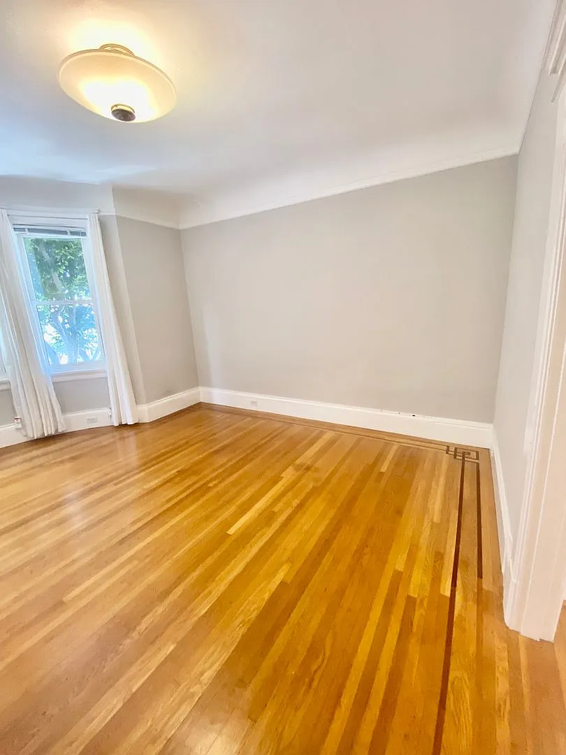 Union-Hyde Apts — Photo 4