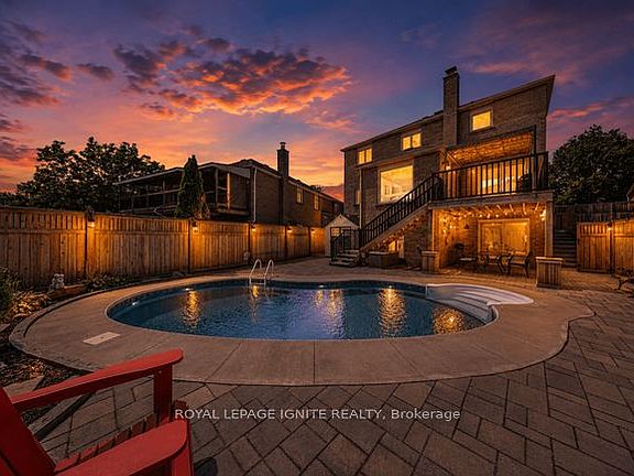 3rd image of 1003 Maury Cres