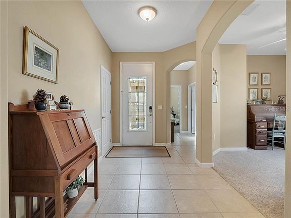 4th image of 221 Drummond Ln