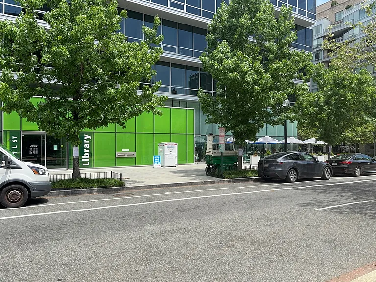 L Street View