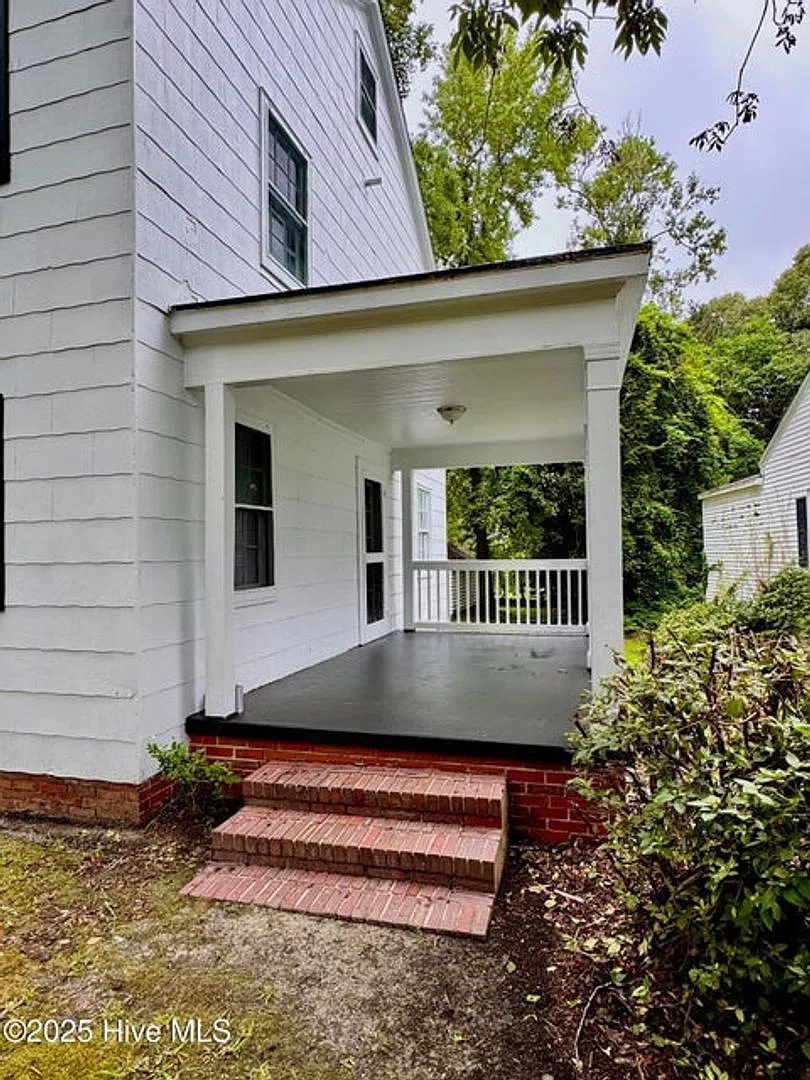 306 Wilson Avenue — Photo 2