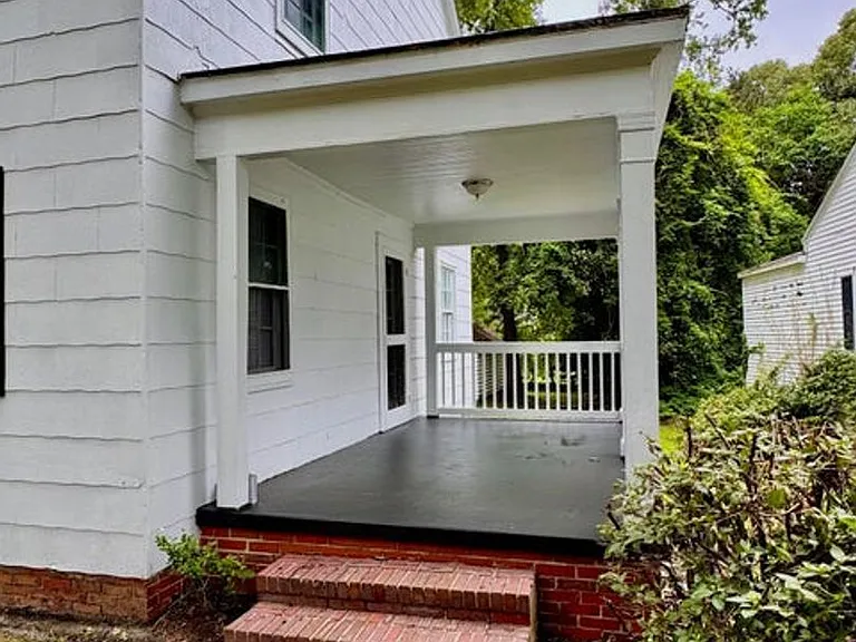 306 Wilson Ave — Photo 2