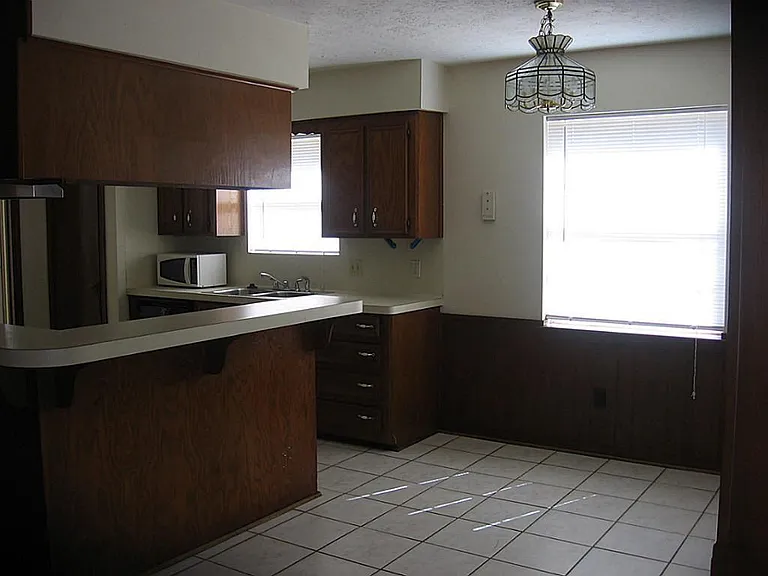 25407 Tuckahoe Ln — Photo 4