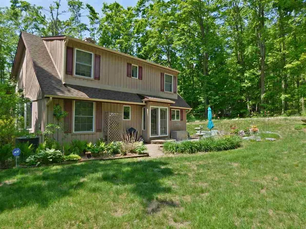 1695 E Gruler Rd, Petoskey, MI 49770