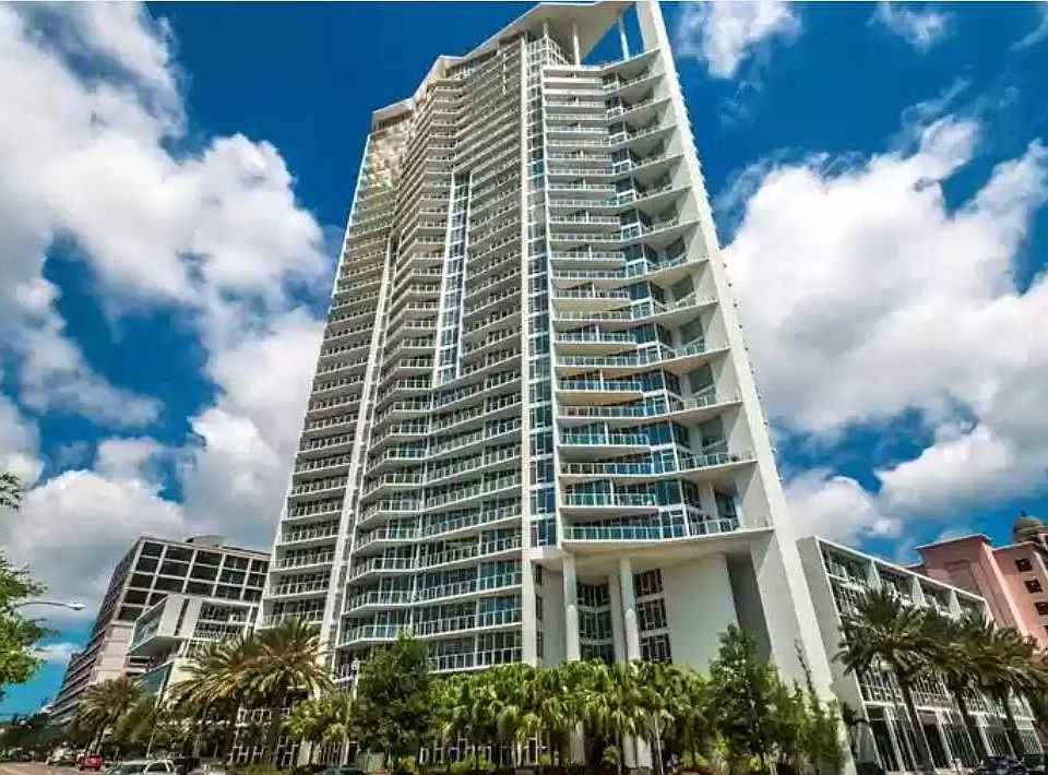 Signature Building