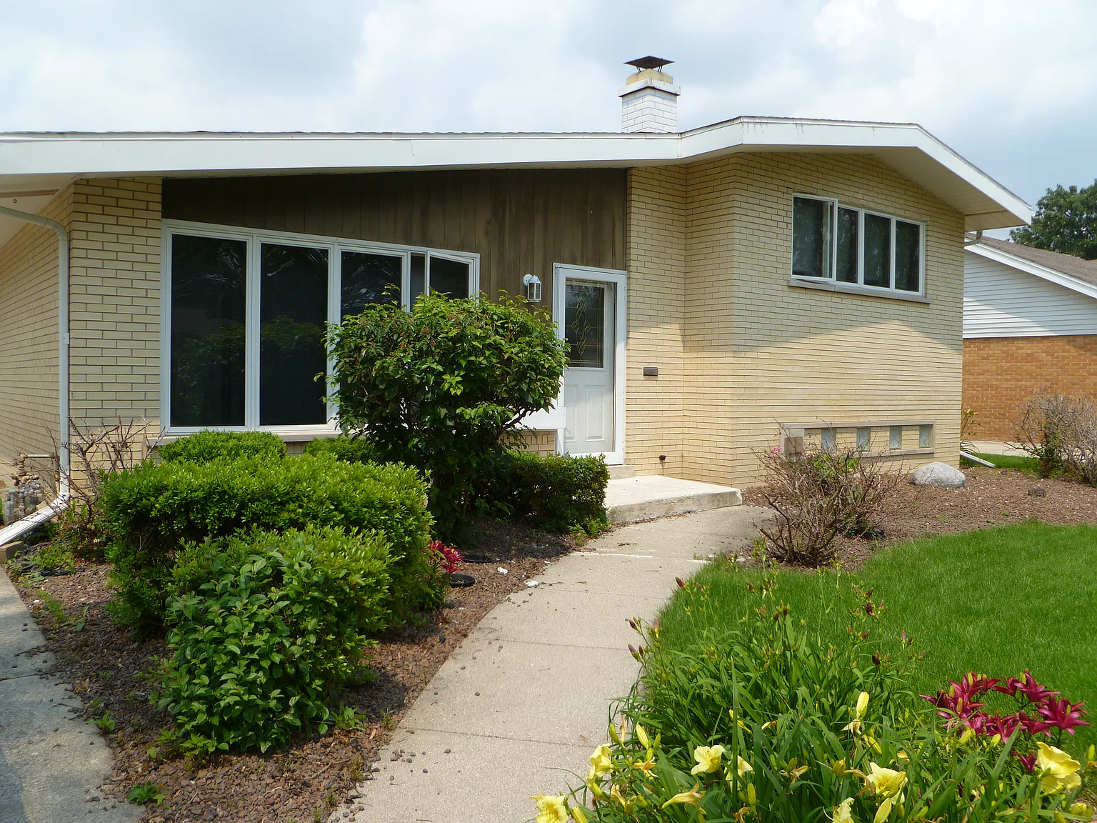419 Sandra Ln photo 1