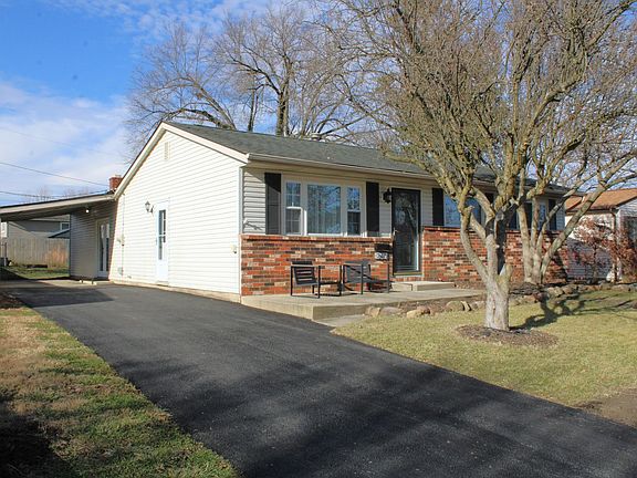 3rd image of 247 Ferndale Ct