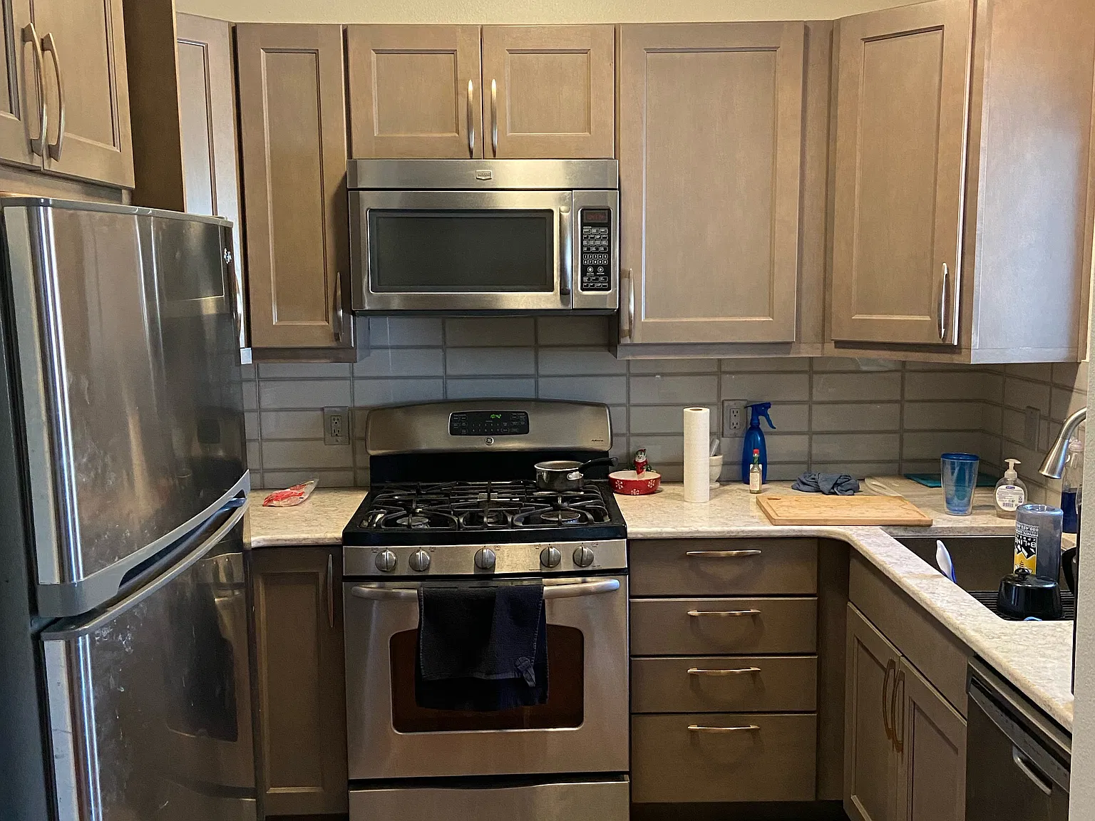 3 bed, 2.5 bath, 1707 sqft, $4,000 — Photo 3