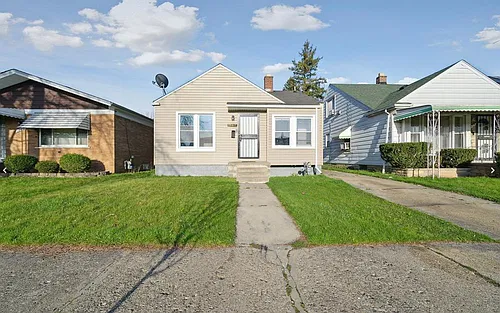 18417 Albion St Photo 1