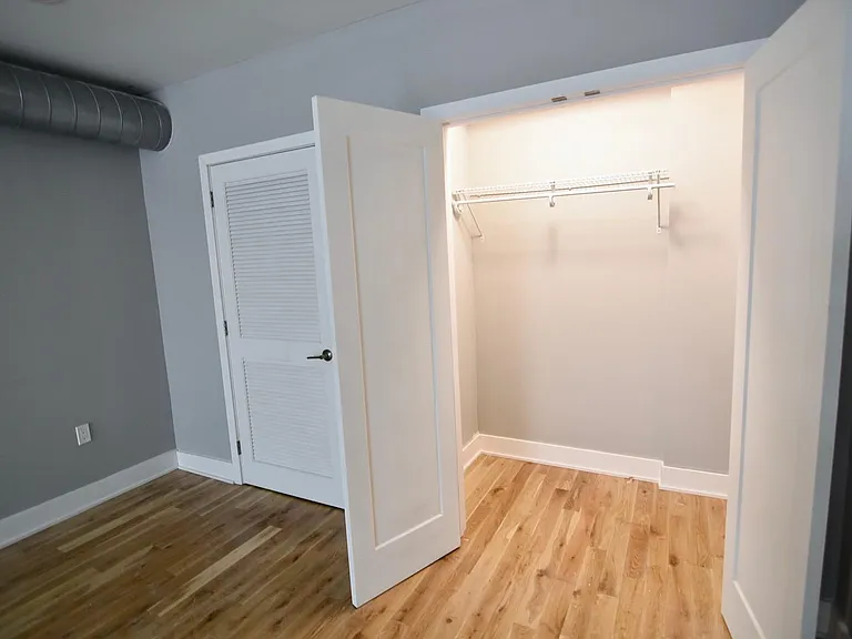 1525 W Girard Ave #105 — Photo 8