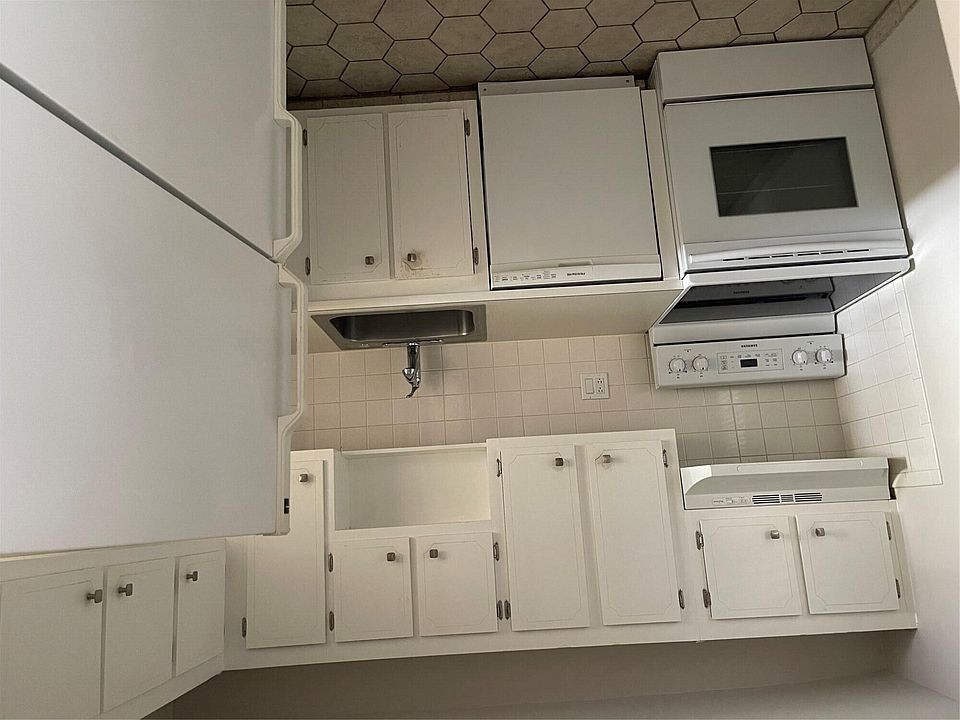 1st image of 1005 Country Club Drive #205