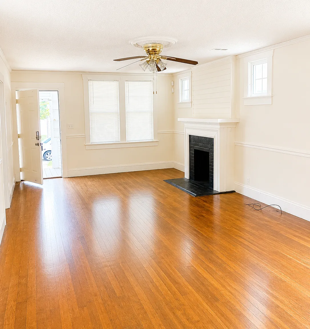 3 bed, 1198 sqft, $2,000 — Photo 3