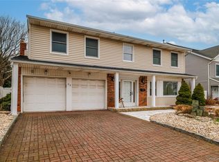 29 Donna Lane, Lido Beach, NY