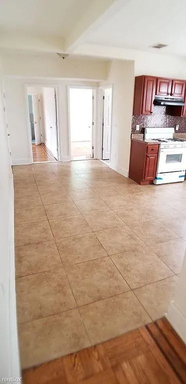 3 bed, $2,400 — Photo 4