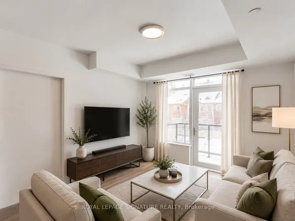 8 Beverley Glen Blvd, Vaughan, ON