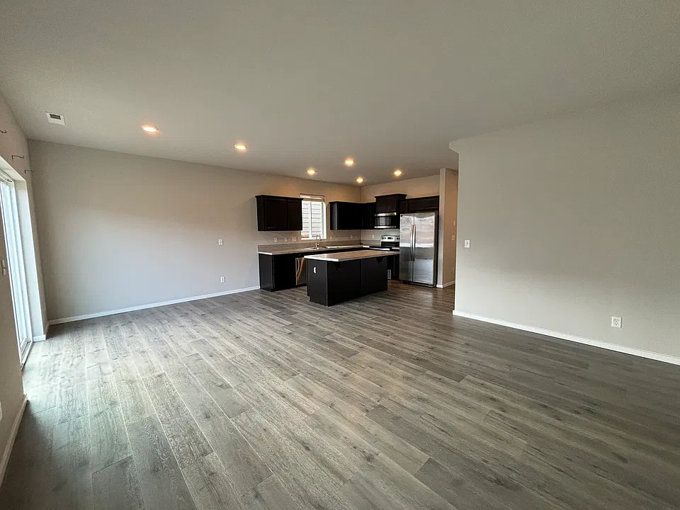 18779 108th Ave E