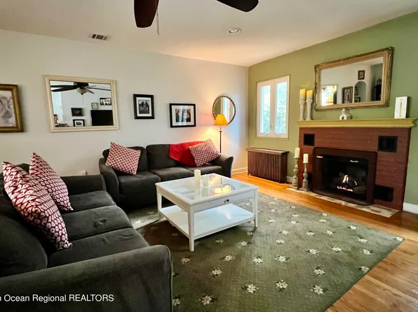 8 Belmar Boulevard, Farmingdale, NJ 07727