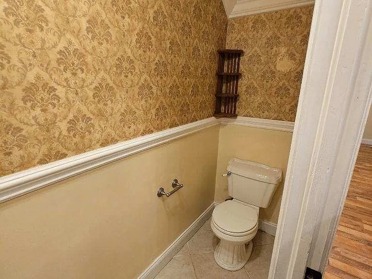 406 E Unaka Ave #2 — Photo 9