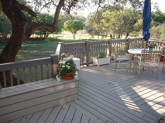Deck to Back Yard