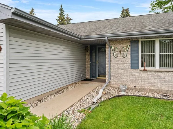 386 N Westhaven Dr, Oshkosh, WI 54904