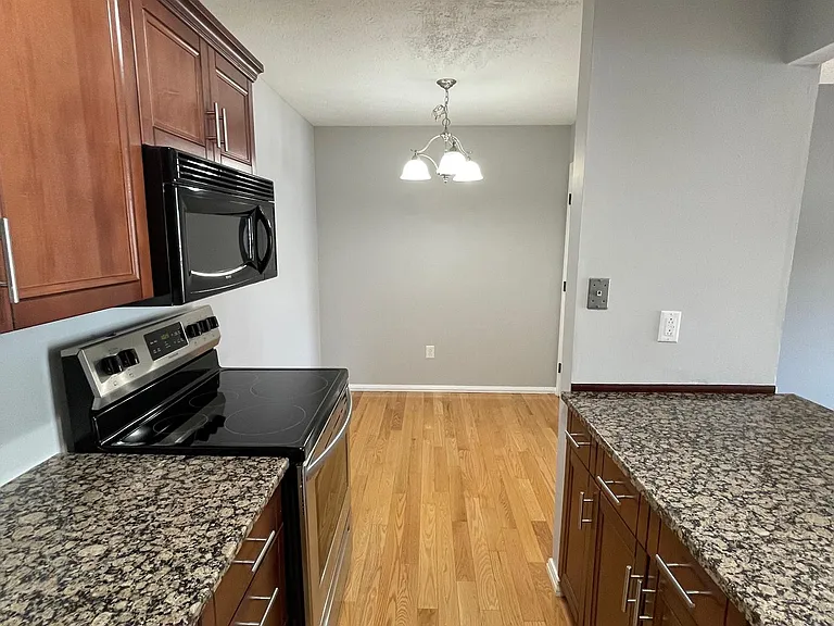 1611 Cedarwood Dr #A — Photo 8