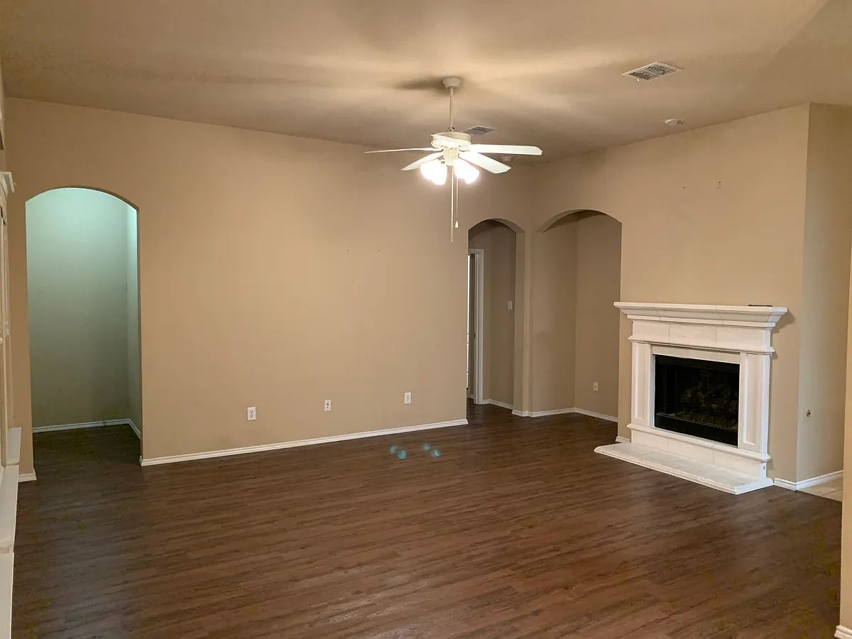 Building Photo - 1051 Resaca Dr