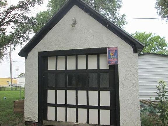 2nd image of 221 N Washington St