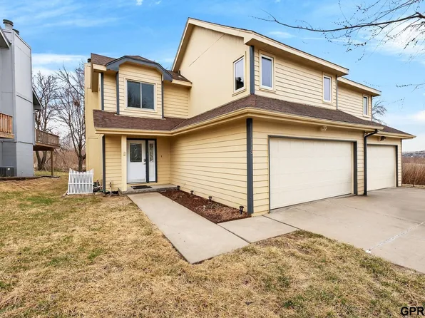 1113 Grenoble Dr, Bellevue, NE 68123