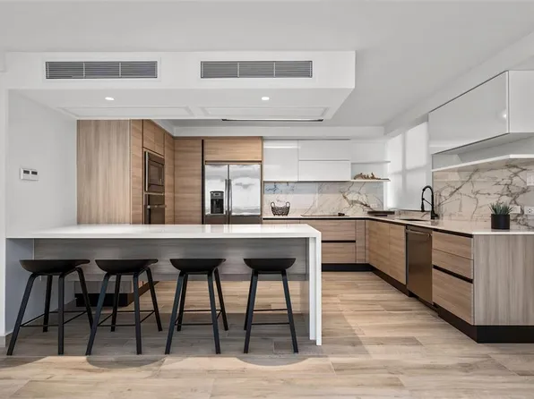 76 Kings Ct #401, San Juan, PR 00911