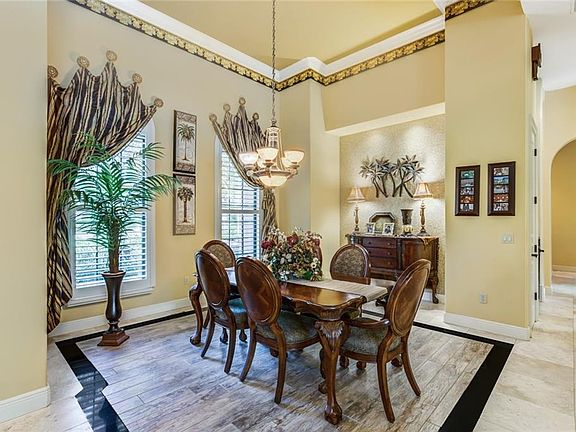 4th image of 3113 W Orange Country Club Dr
