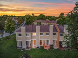 1094 E Cottonwood Way, Palatine, IL