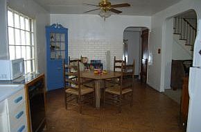 5th image of 427 Charles St