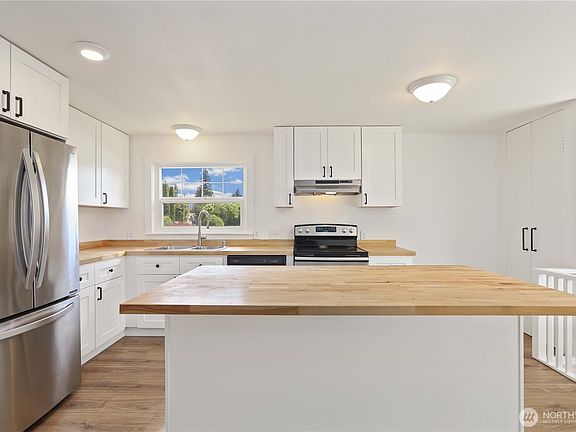 5th image of 539 Warner Street