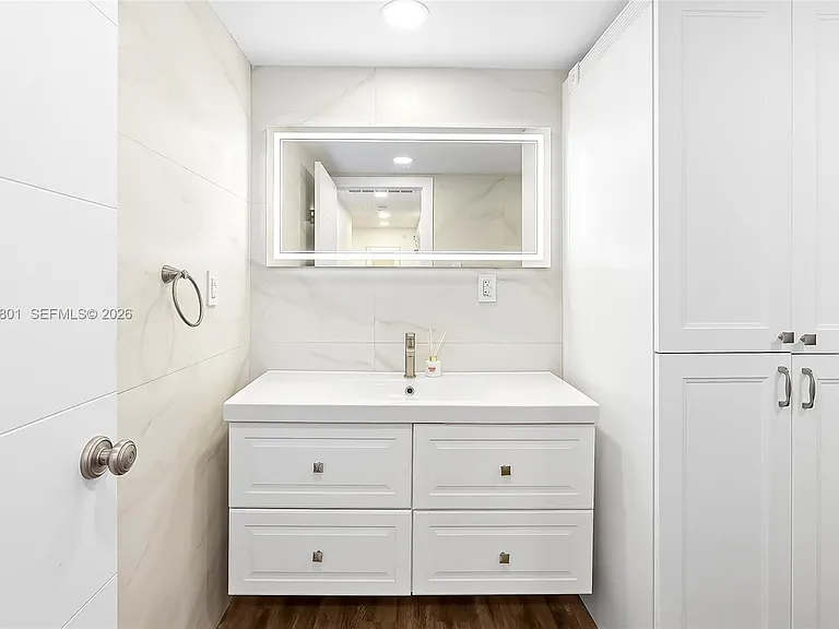 600 Three Islands Blvd #604 — Photo 24
