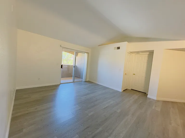 231 W Horizon Ridge Pkwy #927 — Photo 13