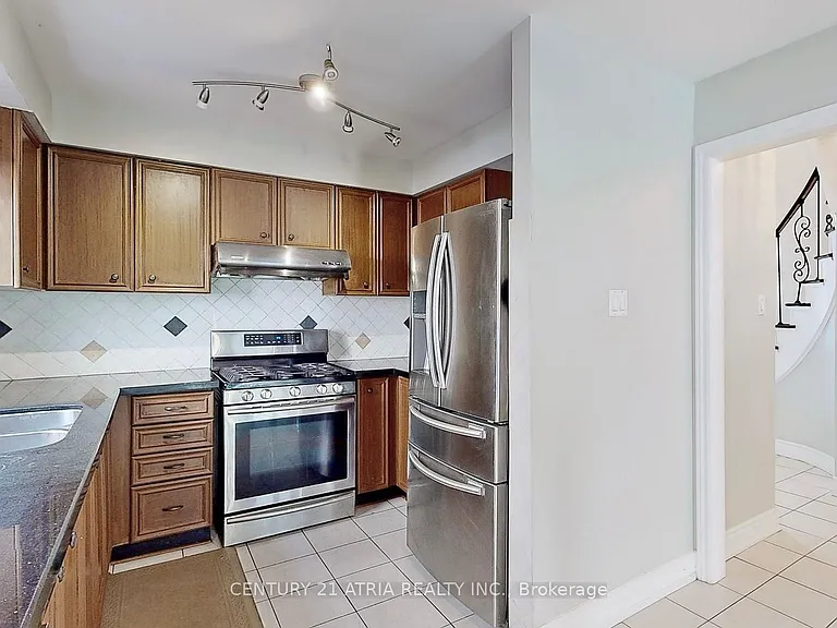 92 Jaffray Rd #UPPER — Photo 8