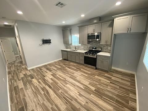 1st image of 837 E Palm Ave