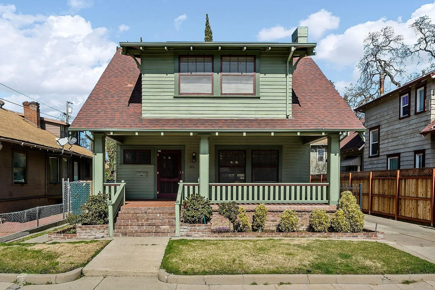 715 W Acacia St photo 1