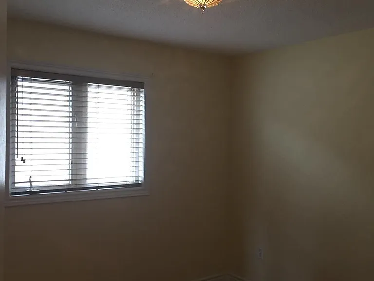58 Sewells Ln #UPPER — Photo 8