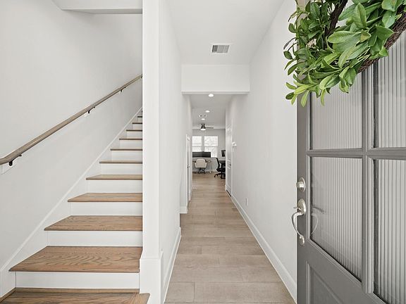 3rd image of 9551 Neuens Rd #C