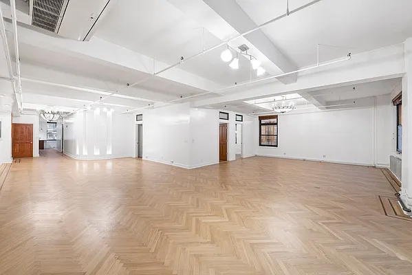 Sold by Nest Seekers International | media 3