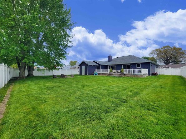55843 Rooster Ln, Osceola, IN 46561